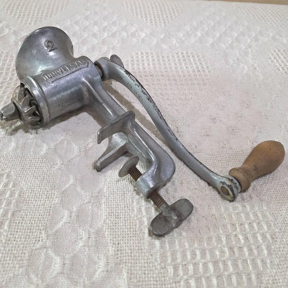 Vintage Universal No 2 Meat Grinder Food Chopper Manual Hand Crank USA Cast Iron